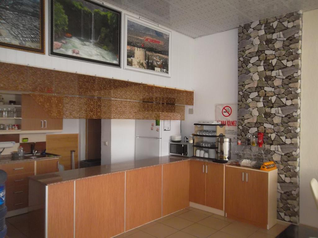 Konak Hotel Mut Exterior photo